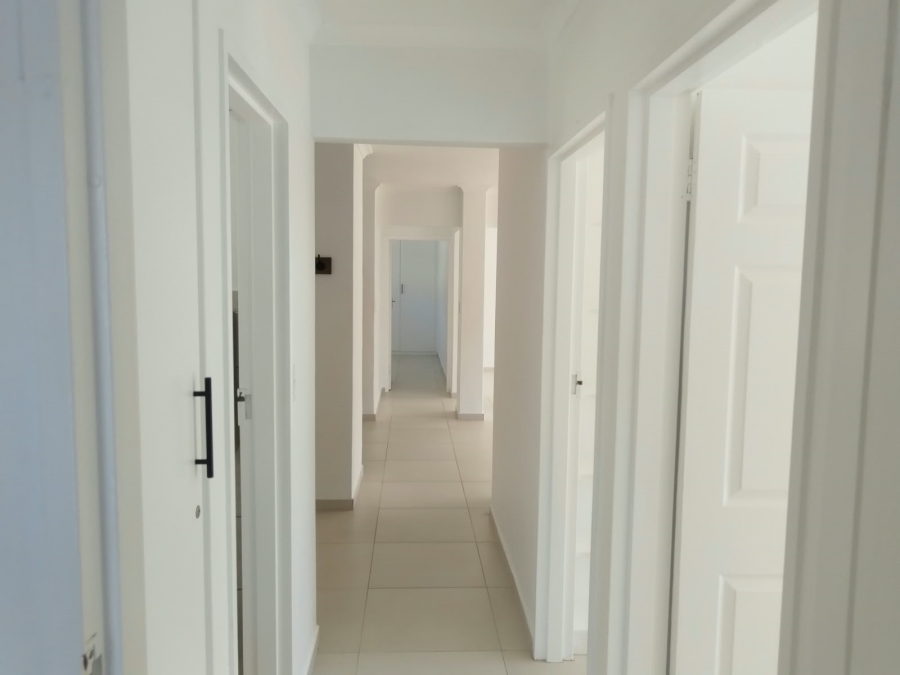 To Let 3 Bedroom Property for Rent in Silverglade Western Cape